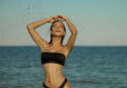 Alejandra Ghersi pręży ciało w bikini