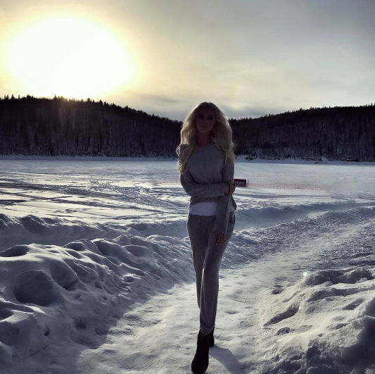 Alena Shishkova zadziwia swoimi długimi nogami