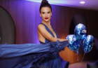 Alessandra Ambrosio w cudownej granatowej sukni 