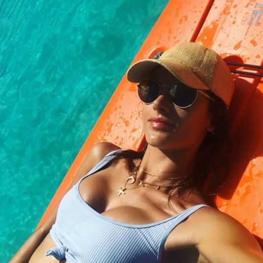 Alessandra Ambrosio na rajskich wakacjach