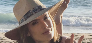 Alessandra Ambrosio pasjonatką słomianych kapeluszy