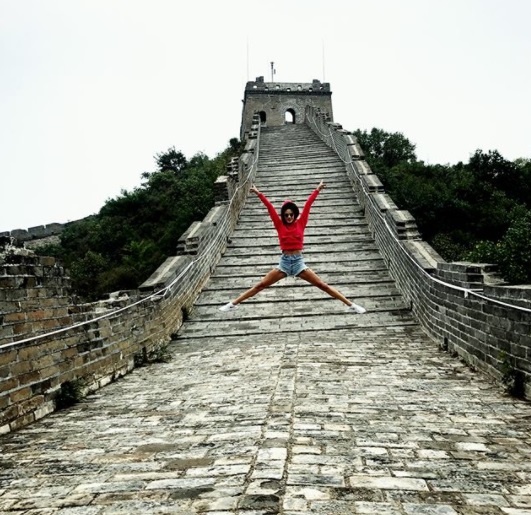 Alessandra Ambrosio zwiedziła Wielki Mur Chiński