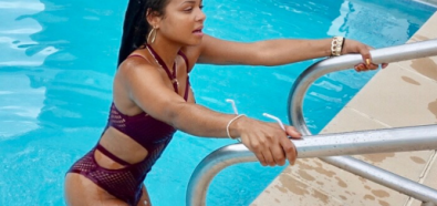 Christina Milian boska i gorąca w basenie