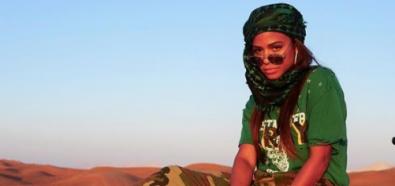 Christina Milian na piaszczystych pustyniach
