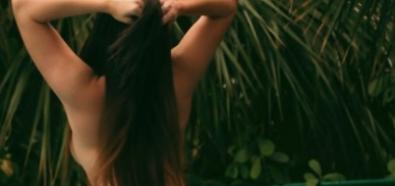 Claudia Romani topless w panetkowej bieliźnie