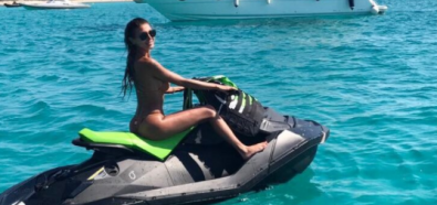 Cristina Buccino w bikini na morzu