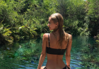 Dajana Gudic pełna powabu przy basenie