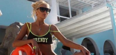 Dasha Kononovich atrakcyjnie w bikini