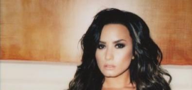 Demi Lovato w obcisłej skórzanej stylizacji