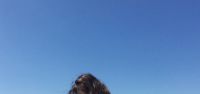 Emily Ratajkowski skąpo odziana na plaży
