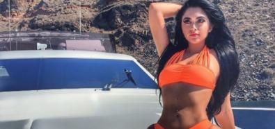 Jailyne Ojeda Ochoa ponętne w bikini na jachcie