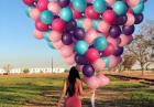Jailyne Ojeda Ochoa pełna wdzięku z balonami