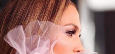Jennifer Lopez w długiej błękitnej sukni