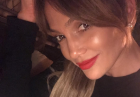 Jennifer Lopez uśmiechnięta i... zakochana
