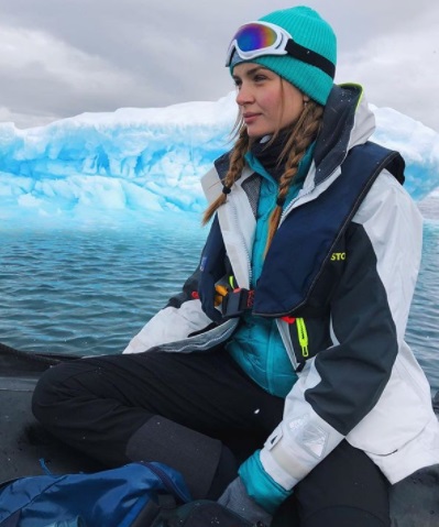 Josephine Skriver zwiedza Antarktydę