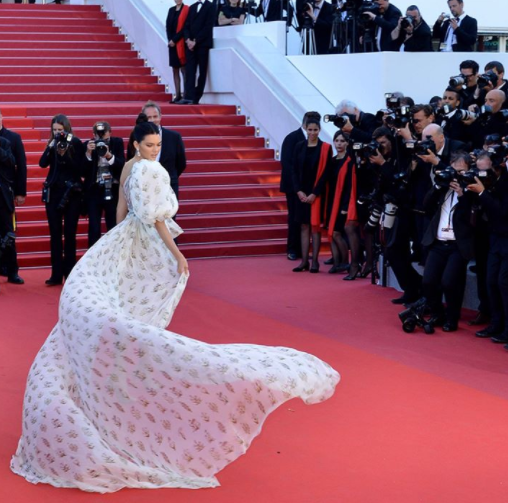 Kendal Jenner niczym syrena w Cannes