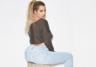 Khloe Kardashian w obcisłym jeansie
