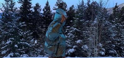 Kourtney Kardashian w bieliźnie na śniegu