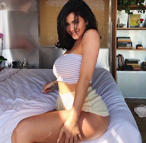 Kylie Jenner pełna kobiecości w bikini
