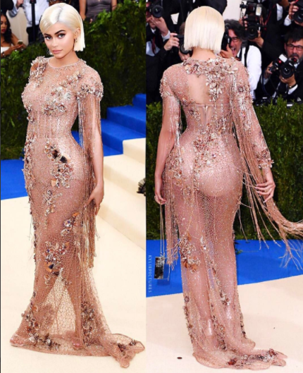 Kylie Jenner pokazała pośladki w naked dress