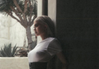 Kylie Jenner w seledynowej stylizacji