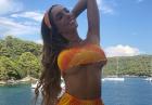 Lyna Perez pokazuje biust w słonecznym bikini