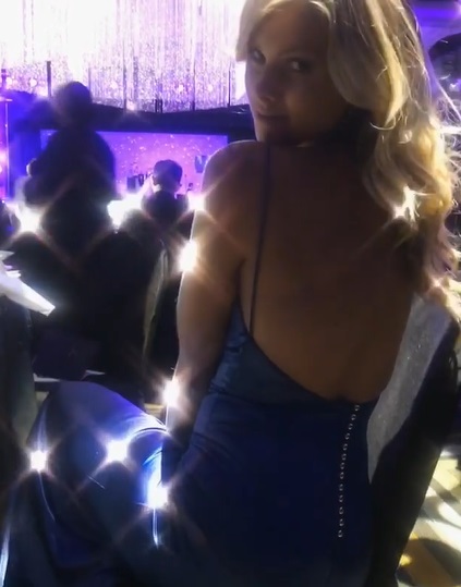 Natalie Roser w eleganckiej wieczorowej sukni