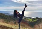Nicole Scherzinger na sporotowo w górach