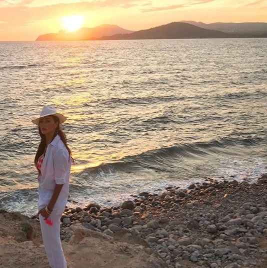 Nicole Scherzinger o zachodzie słońca