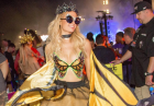 Paris Hilton bawi się na Electric Daisy Carnival 