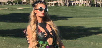Paris Hilton w liściach marihuany