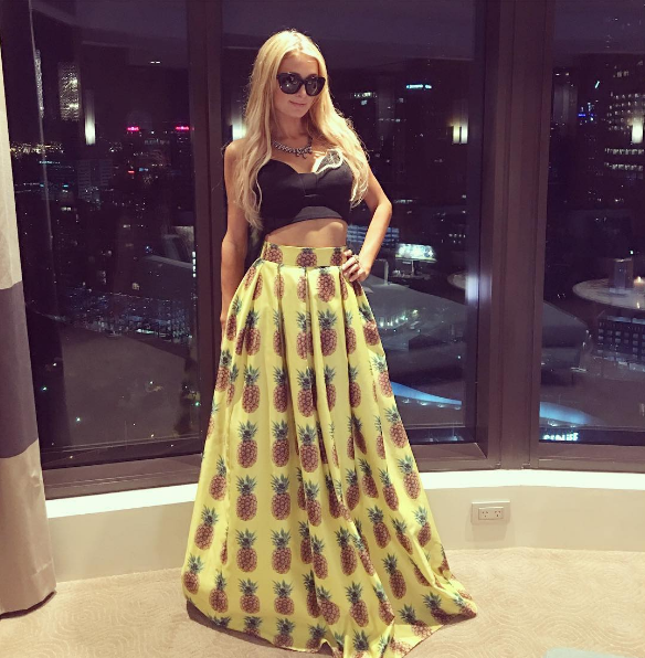 Paris Hilton w przeźroczystej seksownej sukni 