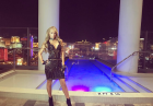 Paris Hilton w eleganckiej prześwitującej sukni