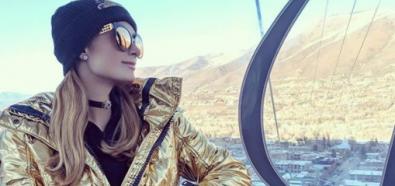 Paris Hilton w złotej kurtce