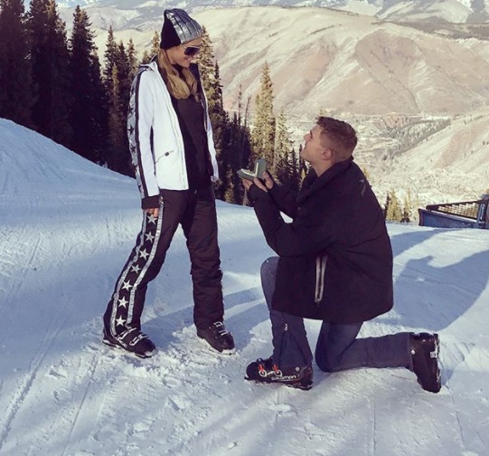 Paris Hilton zaręczona z Chrisem Zylką