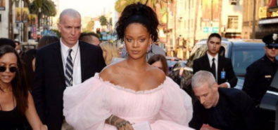 Rihanna w gustownej różowej sukni