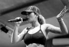 Rita Ora na sportowo ćwiczy przed koncertem
