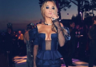 Rita Ora wystawia do ceny pośladki