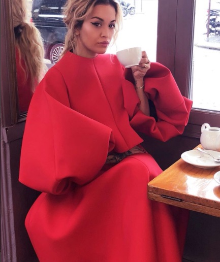 Rita Ora na porannej kawie