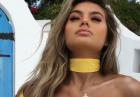 Sofia Jamora atrakcyjnie w żółtym bikini