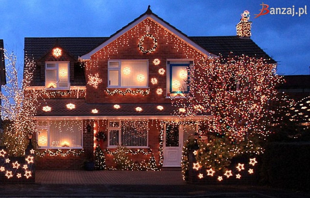 Domy w świątecznych szatach