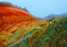 Tęczowe góry w Narodowym Parku Geologicznym Zhangye Danxia