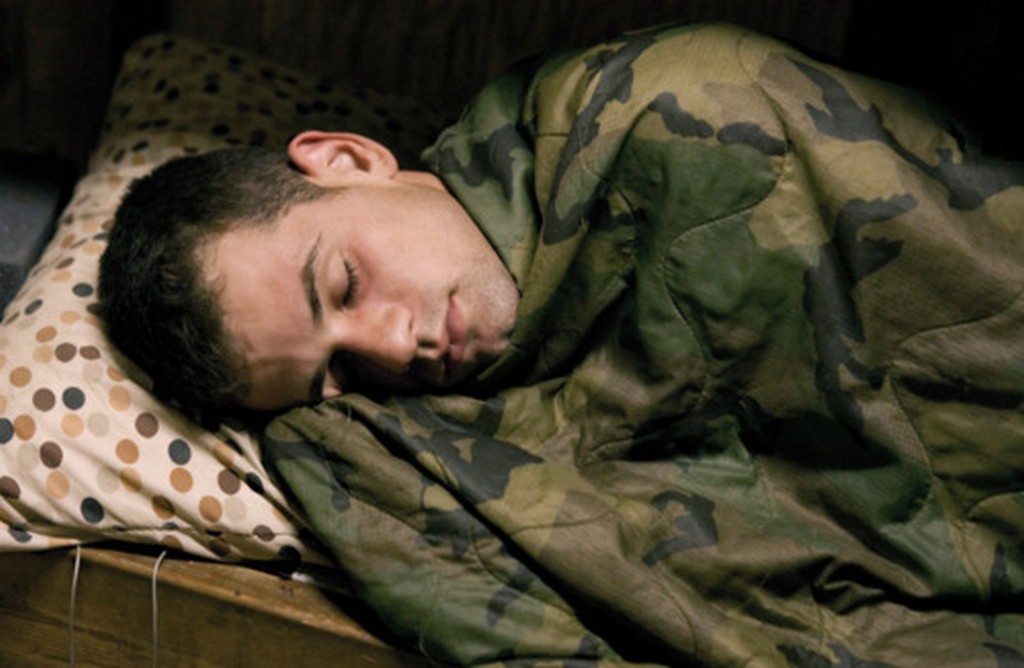 Spanie w wojsku