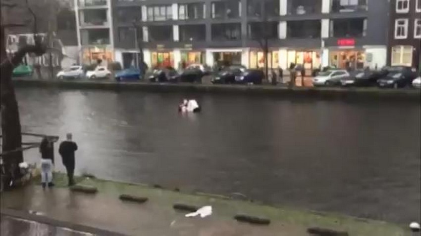 Akcja bohaterów z Amsterdamu