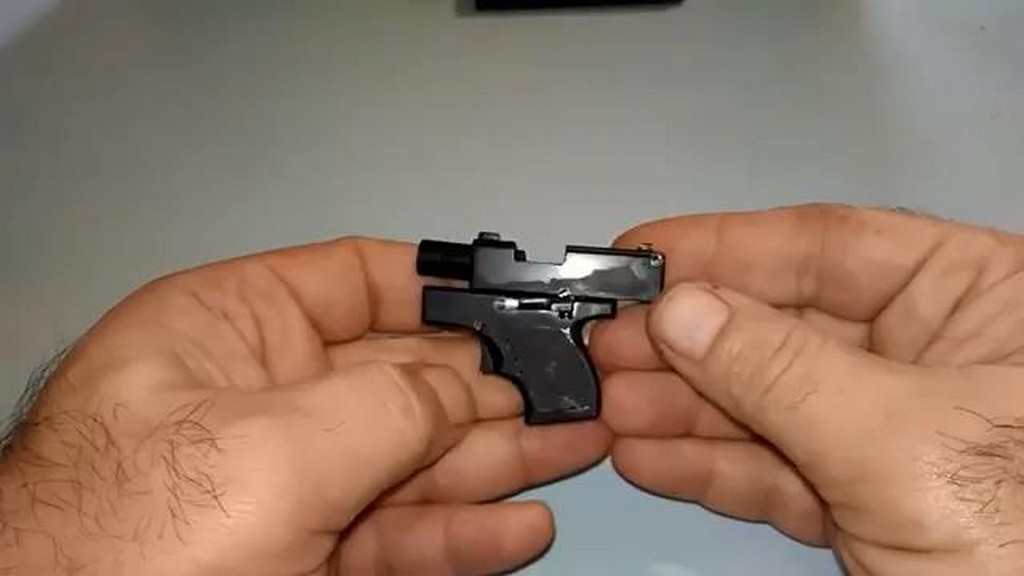 Miniaturowy pistolet