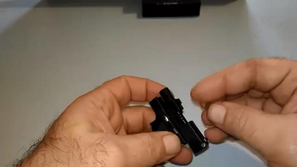 Miniaturowy pistolet