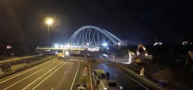 Operacja przesuwania mostu