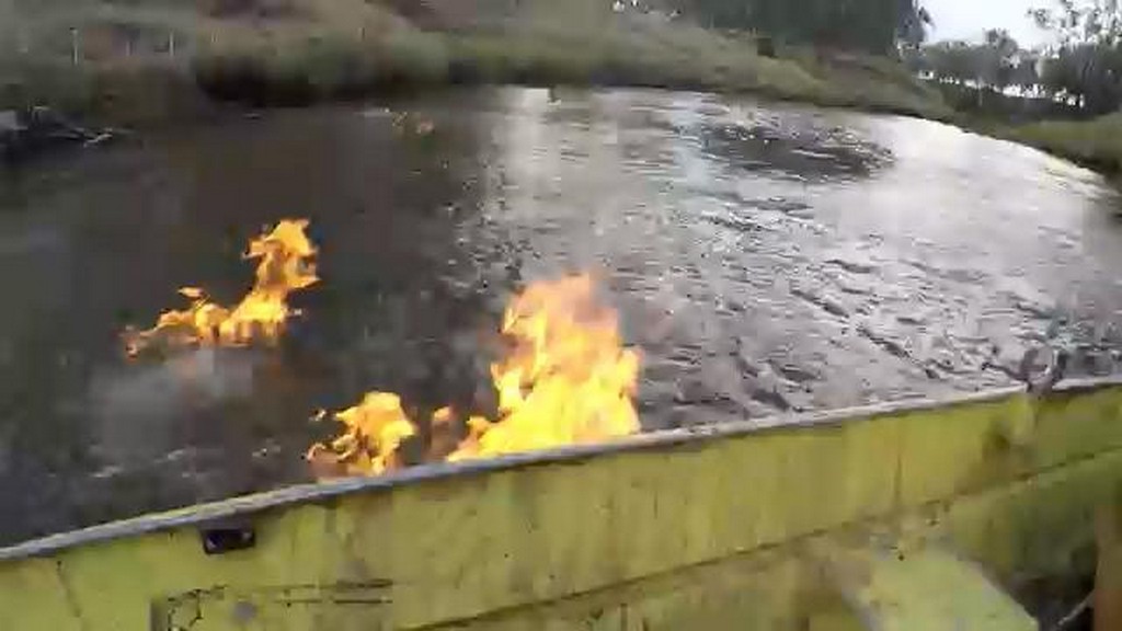 Płonąca rzeka