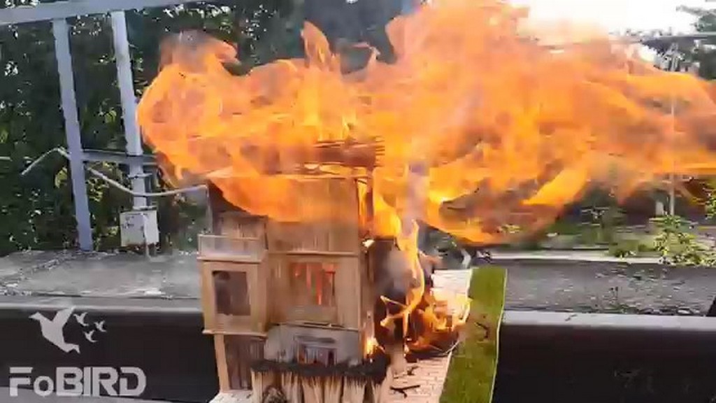 Makieta vs ogień