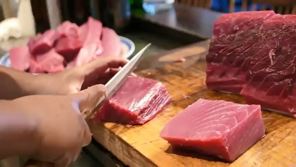 Tuńczyk w japońskiej restauracji